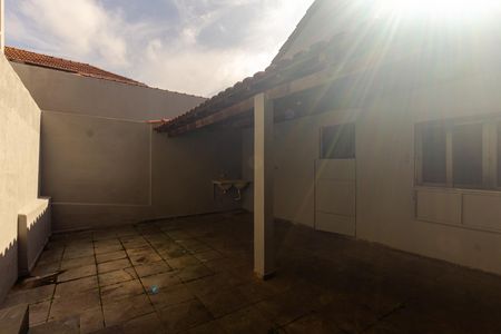Casa para alugar com 80m², 2 quartos e sem vaga Casa para alugar com 80m², 2 quartos e sem vagaQuintal e Área de Serviço