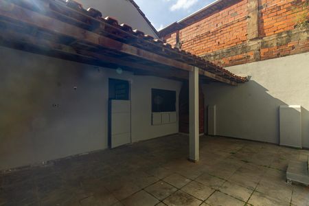 Casa para alugar com 80m², 2 quartos e sem vaga Casa para alugar com 80m², 2 quartos e sem vagaQuintal e Área de Serviço