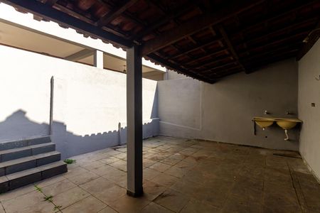 Casa para alugar com 80m², 2 quartos e sem vaga Casa para alugar com 80m², 2 quartos e sem vagaQuintal e Área de Serviço
