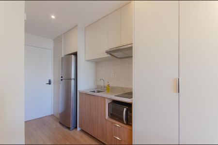 Cozinha de kitnet/studio para alugar com 1 quarto, 20m² em Liberdade, São Paulo