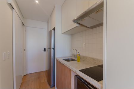 Cozinha de kitnet/studio para alugar com 1 quarto, 20m² em Liberdade, São Paulo