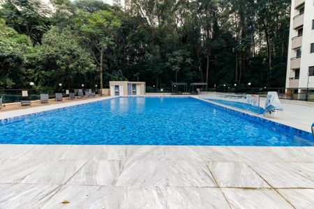 Apartamento para alugar com 112m², 3 quartos e 1 vaga Apartamento para alugar com 112m², 3 quartos e 1 vagaÁrea comum - Piscina