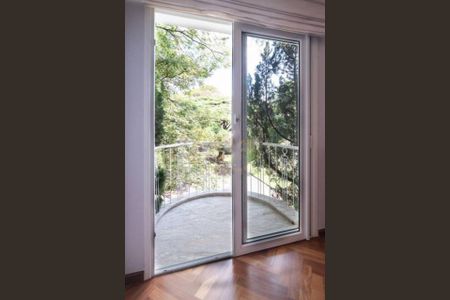 Casa de condomínio à venda com 670m², 4 quartos e 6 vagasFoto 08