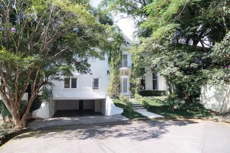 Casa de condomínio à venda com 670m², 4 quartos e 6 vagasFoto 01