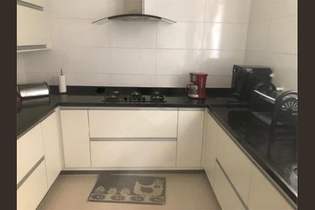 Casa à venda com 320m², 4 quartos e 12 vagas