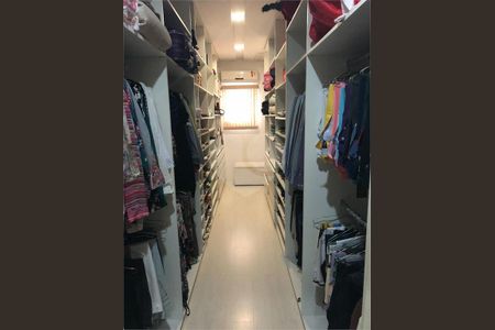 Casa à venda com 320m², 4 quartos e 12 vagas