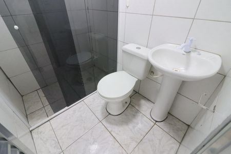 Banheiro de casa para alugar com 2 quartos, 70m² em Jardim Sindona, Osasco