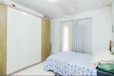 Casa à venda com 200m², 3 quartos e 2 vagasQuarto 3 - Suíte