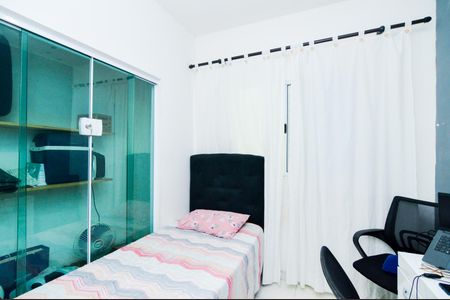Casa à venda com 200m², 3 quartos e 2 vagasQuarto 2
