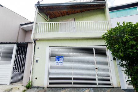 Casa à venda com 200m², 3 quartos e 2 vagasFachada