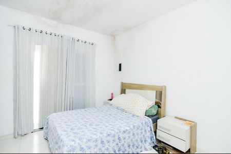 Casa à venda com 200m², 3 quartos e 2 vagasQuarto 3 - Suíte