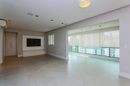 Apartamento à venda com 119m², 2 quartos e 2 vagas Apartamento à venda com 119m², 2 quartos e 2 vagasSala