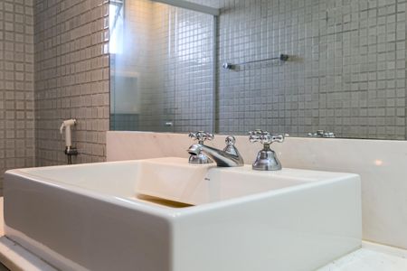 Apartamento à venda com 119m², 2 quartos e 2 vagas Apartamento à venda com 119m², 2 quartos e 2 vagasBanheiro da Suíte 1