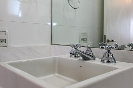 Apartamento à venda com 119m², 2 quartos e 2 vagas Apartamento à venda com 119m², 2 quartos e 2 vagasBanheiro da Suíte 2