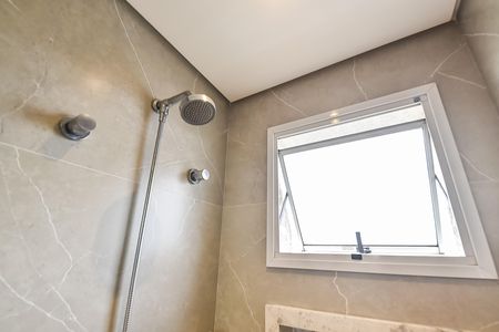 Apartamento à venda com 94m², 2 quartos e 2 vagasBanheiro da suíte