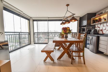 Apartamento à venda com 94m², 2 quartos e 2 vagasVaranda