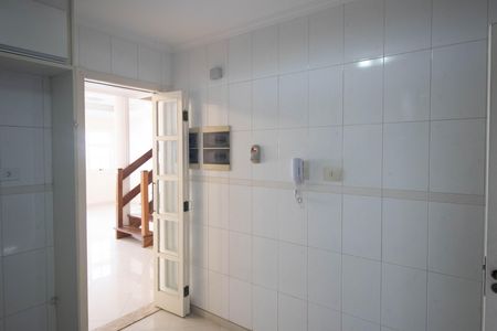 Casa à venda com 166m², 3 quartos e 2 vagasCozinha - Armários