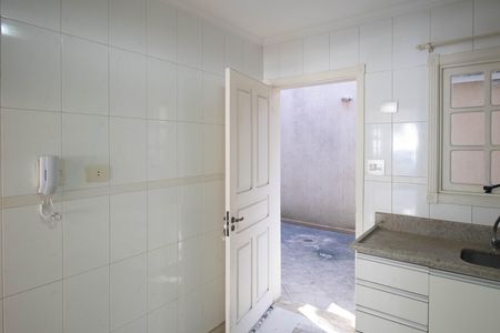 Casa à venda com 166m², 3 quartos e 2 vagasCozinha - Armários