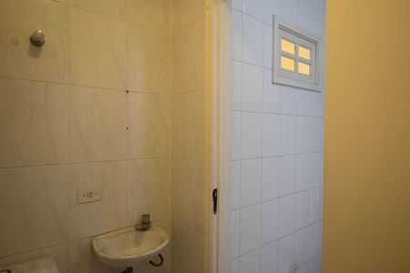 Casa à venda com 166m², 3 quartos e 2 vagasBanheiro 4