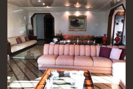 Apartamento à venda com 269m², 3 quartos e 4 vagas