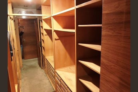Apartamento à venda com 269m², 3 quartos e 4 vagas