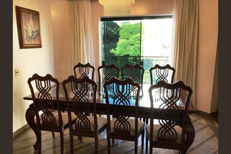 Apartamento à venda com 269m², 3 quartos e 4 vagas