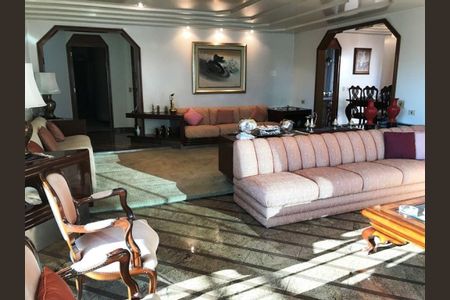 Apartamento à venda com 269m², 3 quartos e 4 vagas