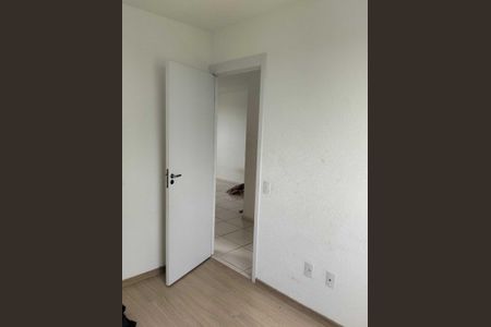 Quarto de apartamento para alugar com 2 quartos, 50m² em Arraial do Retiro, Salvador