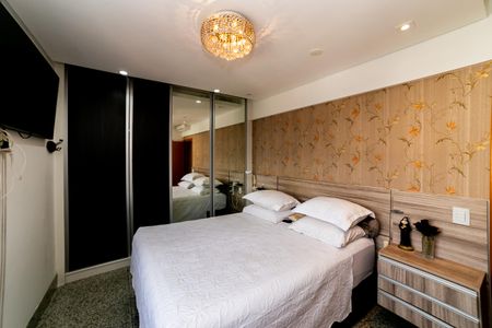 Apartamento à venda com 83m², 2 quartos e 2 vagas Apartamento à venda com 83m², 2 quartos e 2 vagasSuíte