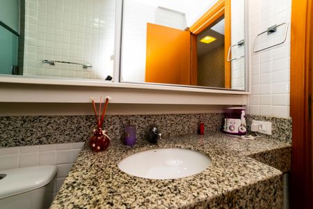 Apartamento à venda com 83m², 2 quartos e 2 vagas Apartamento à venda com 83m², 2 quartos e 2 vagasBanheiro Social