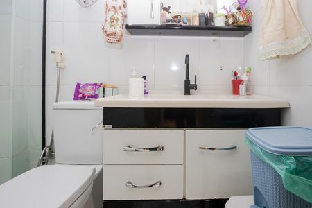 Banheiro de apartamento para alugar com 2 quartos, 50m² em Jardim São Luís, São Paulo