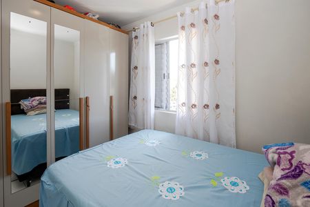 Quarto 1 de apartamento para alugar com 2 quartos, 50m² em Jardim São Luís, São Paulo