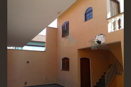 Casa à venda com 257m², 4 quartos e 4 vagas