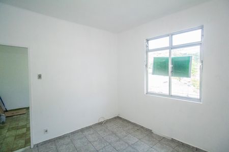 Sala de apartamento para alugar com 2 quartos, 70m² em Realengo, Rio de Janeiro