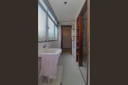 Apartamento à venda com 101m², 3 quartos e 2 vagas Apartamento à venda com 101m², 3 quartos e 2 vagasÁrea de Serviço