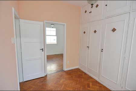Apartamento para alugar com 100m², 3 quartos e 1 vaga Apartamento para alugar com 100m², 3 quartos e 1 vagaQuarto
