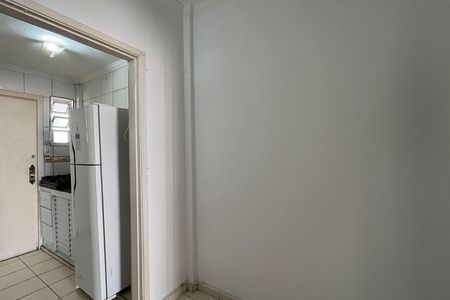 Cozinha e Área de Serviço de kitnet/studio para alugar com 1 quarto, 35m² em Gonzaga, Santos