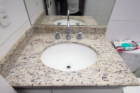 Apartamento para alugar com 59m², 2 quartos e 2 vagas Apartamento para alugar com 59m², 2 quartos e 2 vagasBanheiro da Suíte