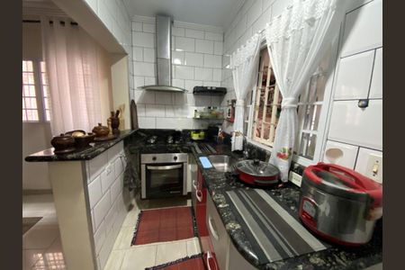 Casa à venda com 154m², 4 quartos e 2 vagas