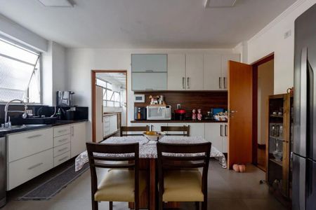 Apartamento à venda com 195m², 3 quartos e 1 vaga