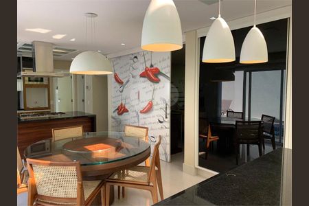 Casa à venda com 3 quartos, 300m² em Vila Santo Antônio, São Paulo