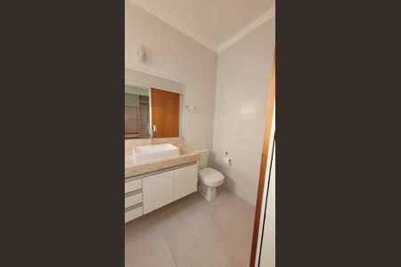 Casa de condomínio para alugar com 175m², 3 quartos e 2 vagasBanheiro 
