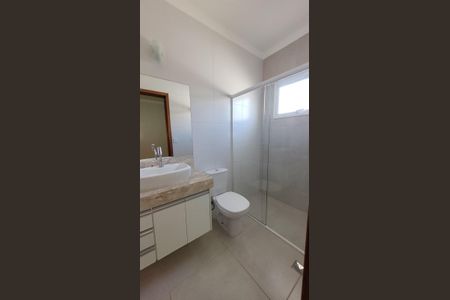 Casa de condomínio para alugar com 175m², 3 quartos e 2 vagasBanheiro 