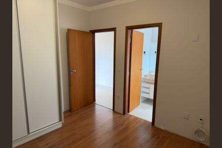 Casa de condomínio para alugar com 175m², 3 quartos e 2 vagasQuarto