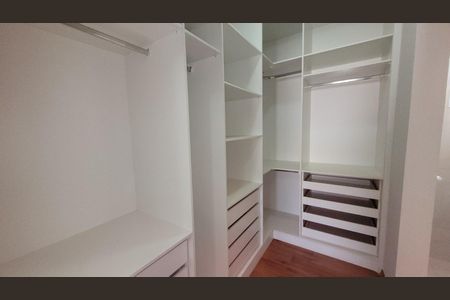 Casa de condomínio para alugar com 175m², 3 quartos e 2 vagasCloset