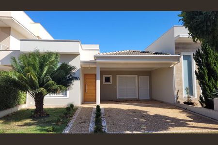 Casa de condomínio para alugar com 175m², 3 quartos e 2 vagasFachada