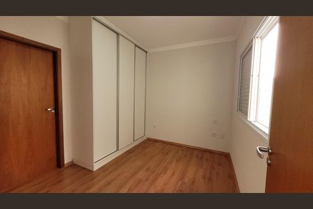 Casa de condomínio para alugar com 175m², 3 quartos e 2 vagasQuarto