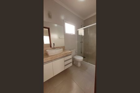 Casa de condomínio para alugar com 175m², 3 quartos e 2 vagasBanheiro 
