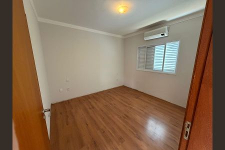 Casa de condomínio para alugar com 175m², 3 quartos e 2 vagasQuarto