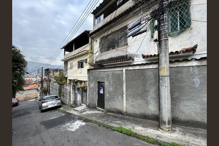 Casa para alugar com 120m², 2 quartos e 1 vagaFachada + placa